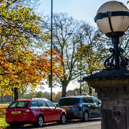 بيت للعطل Central Townhouse With Double Terrace And Free Parking هاروغايت